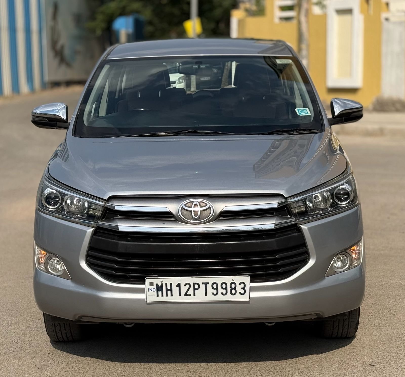 Innova Crysta 